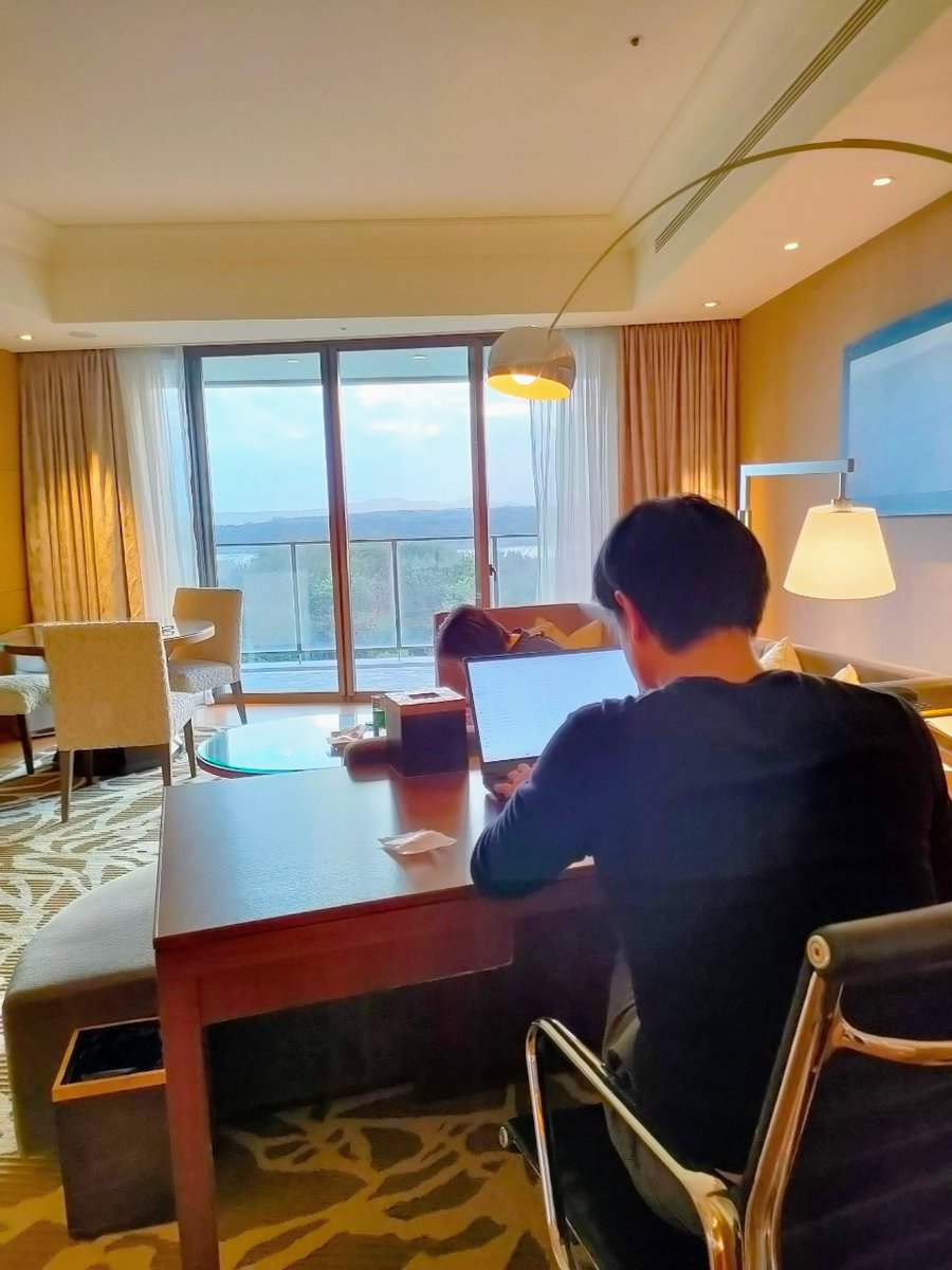 glipthefuture's tweet photo. 日曜日は、息子と合流し家族三人で家族DAY。
思い出の熊野那智大社から、志摩へ。
息子曰く「居心地がよかった」。ホテルで心のエネルギーも完了し、本日は旅の終着地の伊勢神宮へ。

公務員時代とは違うくつろぎに、家族３人ほっこり気分満喫中です。 https://t.co/MTy67hwSj3