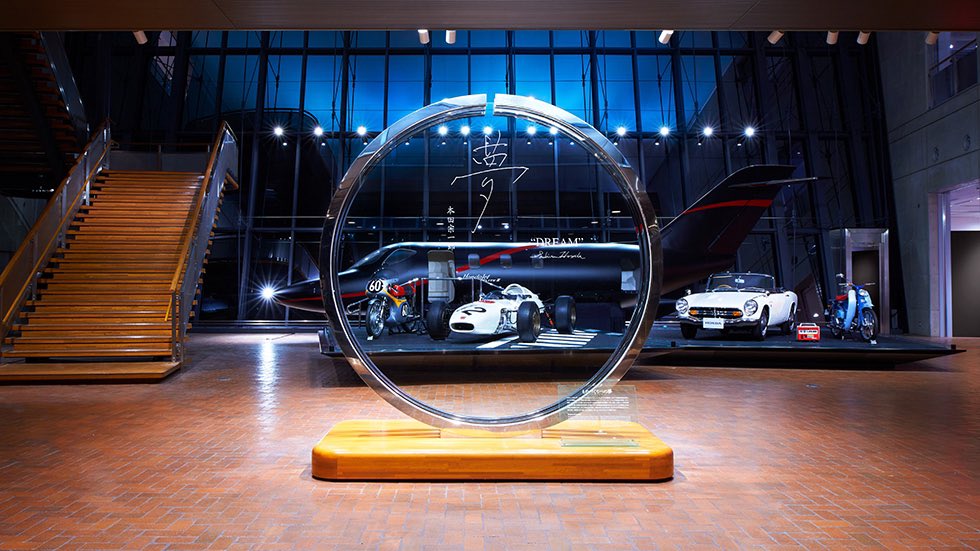 AutosyMas's tweet photo. #PorSiNoLoViste
Tras una profunda renovación, finalmente ha sido confirmada la reapertura del #Honda #CollectionHall del #MobilityResortMotegi en Tochigi, #Japón el próximo 1 de marzo.

Este lugar abrió sus puertas por primera vez en marzo de 1998, en conmemoración del 50 aniversario de la empresa, como una instalación diseñada para transmitir el origen de Honda a sus usuarios y en él existen exhibiciones que incluyen autos, motos y productos de fuerza, así como máquinas de carreras.
-
-
-
@HondaMexico #automotive #autos #cars #coches #carros #motos #motor #motores #museo #exhibición #colección #today #tendencia #trending #rm