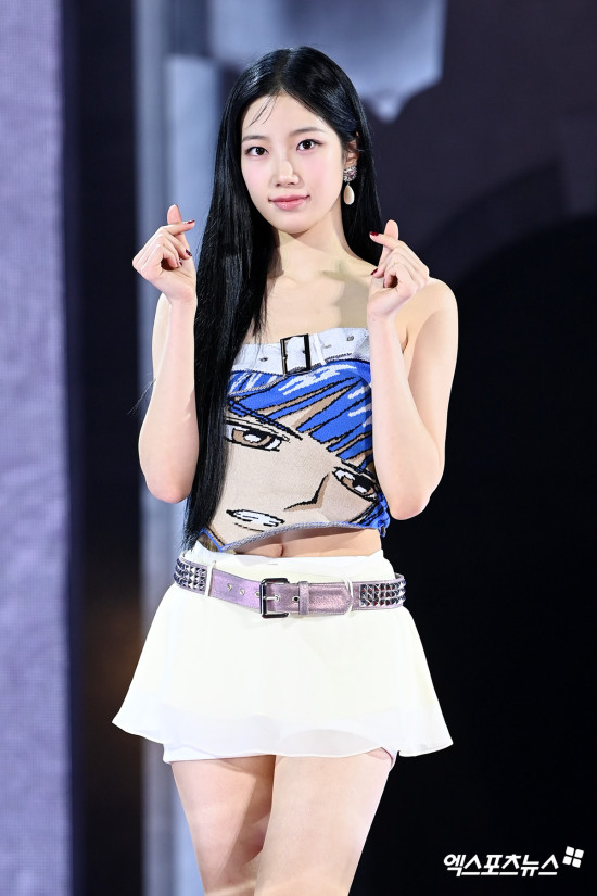 LE SSERAFIM at the <EASY> Comeback Showcase Press Conference — KAZUHA 

#LE_SSERAFIM #르세라핌 #카즈하