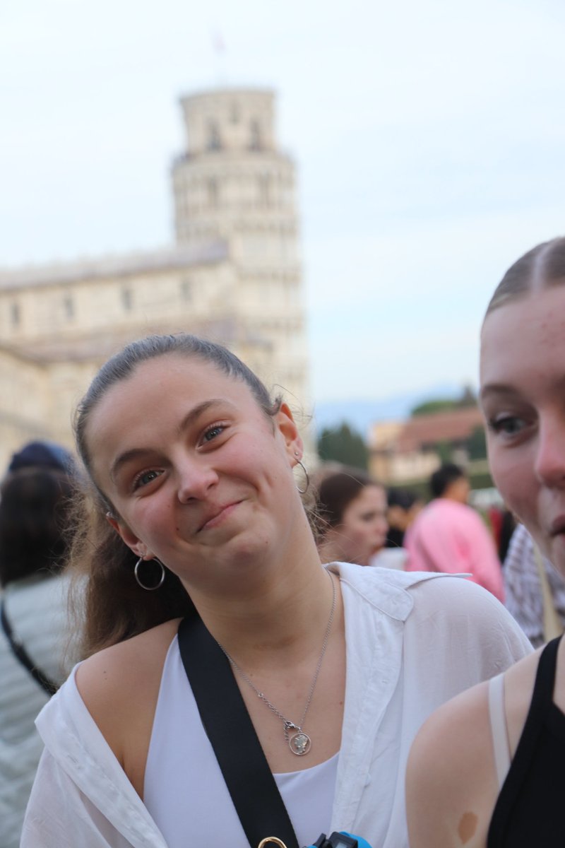 DoctorJOtto's tweet image. Walking around the Piazza del Duomo. #monomoyInItaly #monomoy @MonomoySchools @MonomoyLatin @miss_lee_shark
@cranberryteam @MonomoyMelinda @mrhsvpa