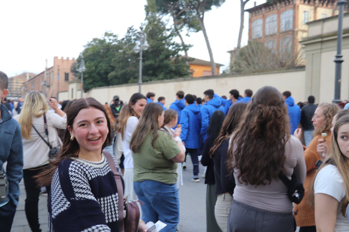 DoctorJOtto's tweet image. Walking around the Piazza del Duomo. #monomoyInItaly #monomoy @MonomoySchools @MonomoyLatin @miss_lee_shark
@cranberryteam @MonomoyMelinda @mrhsvpa