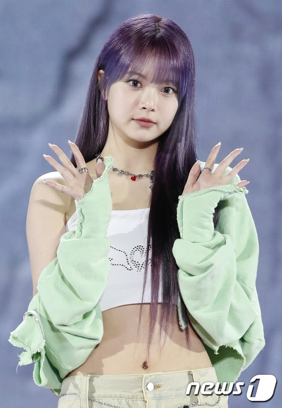 LE SSERAFIM at the <EASY> Comeback Showcase Press Conference — HONG EUNCHAE 

#LE_SSERAFIM #르세라핌 #홍은채