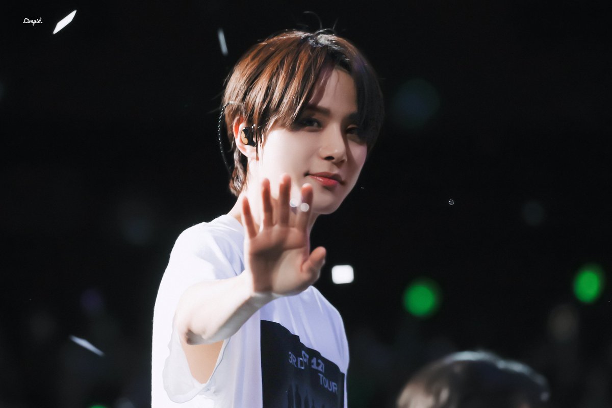 #HAPPYJUNGWOODAY 
#스물여섯_정우도_변함없이_애쩡해 #SUGARINGCANDYDAY
