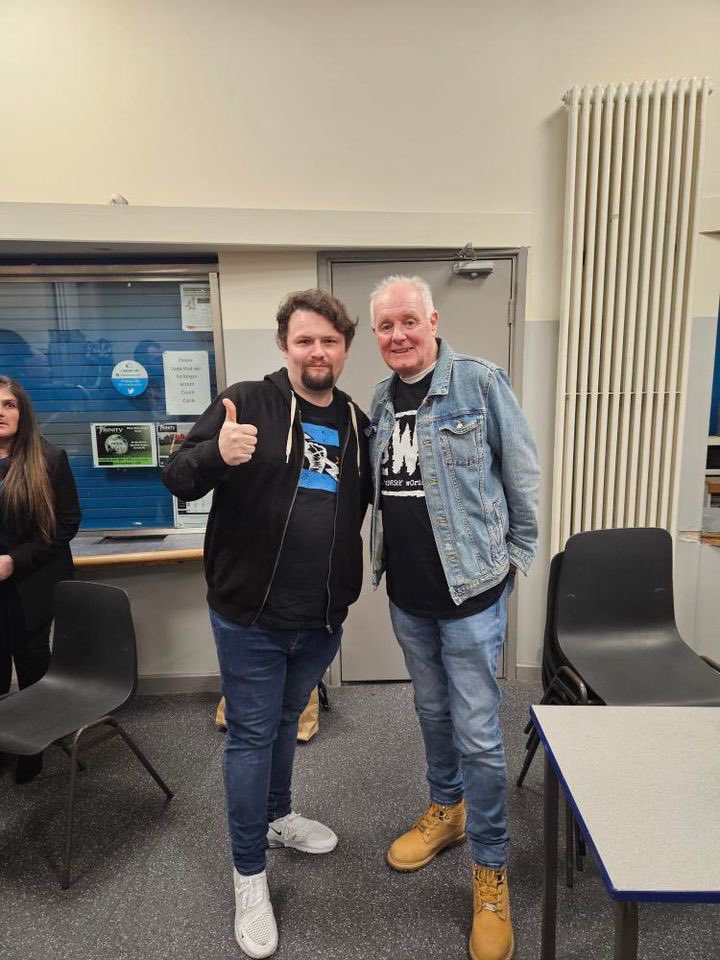 Wrestle_snaps's tweet photo. Me & the legendary Bruce Jones aka #lesbattersby from @itvcorrie at @sovpro in Manchester..never thought Iโd meet this guy at a wrestling show but itโs an honour to have him a part of it! #thankyoules #LBWO #sovpro #britishwrestling https://t.co/NtcVYinMi0