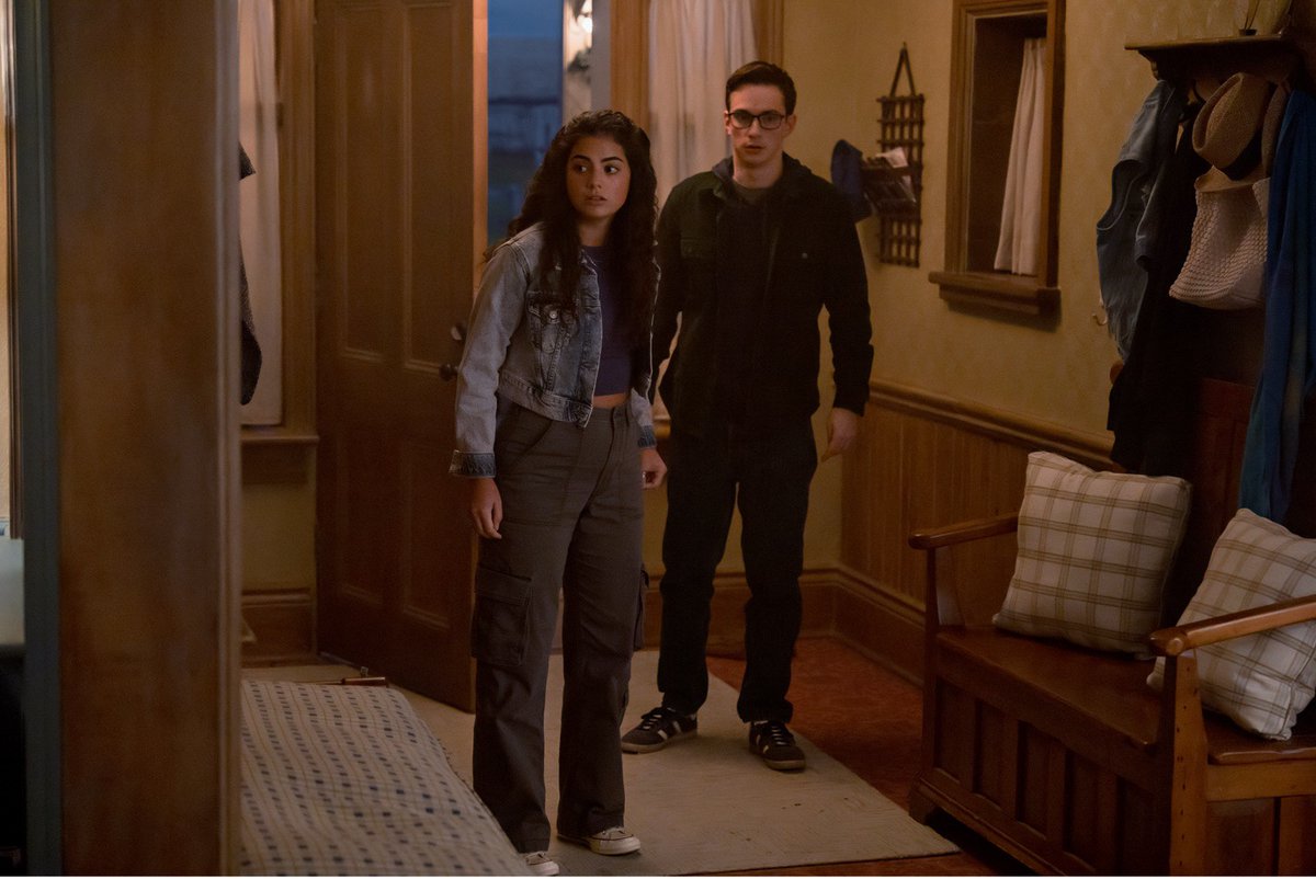 hallmarkchannel's tweet image. Aww poor teen Elliot #DavidWebster! Will Alice @sadielsnow break her promise and tell him how the future unfolds? #TheWayHome