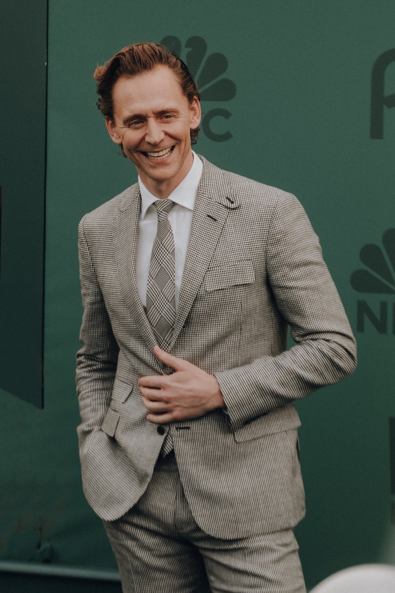 Tom Hiddleston at the #PeoplesChoiceAwards photographed by me #TomHiddleston