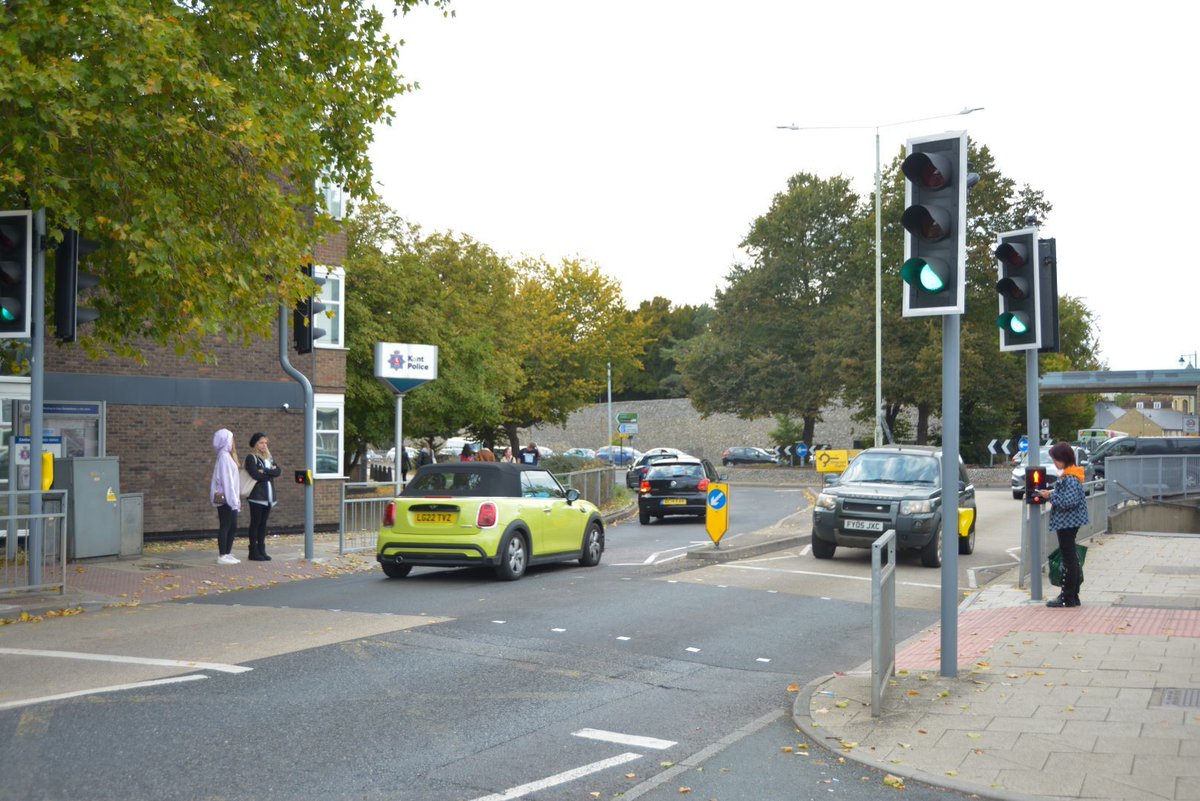 The schools are back after half term so the roads may be busier this morning. Allow plenty of time for your journey and look out for other road users

#ShareTheRoad #HierarchyOfRoadUsers #HighwayCode