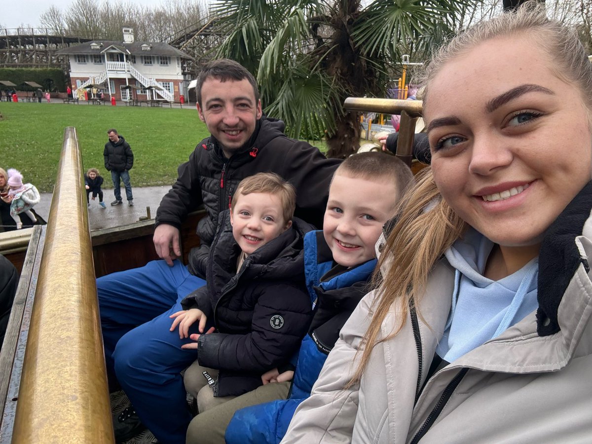 Chloe Barton tweet media