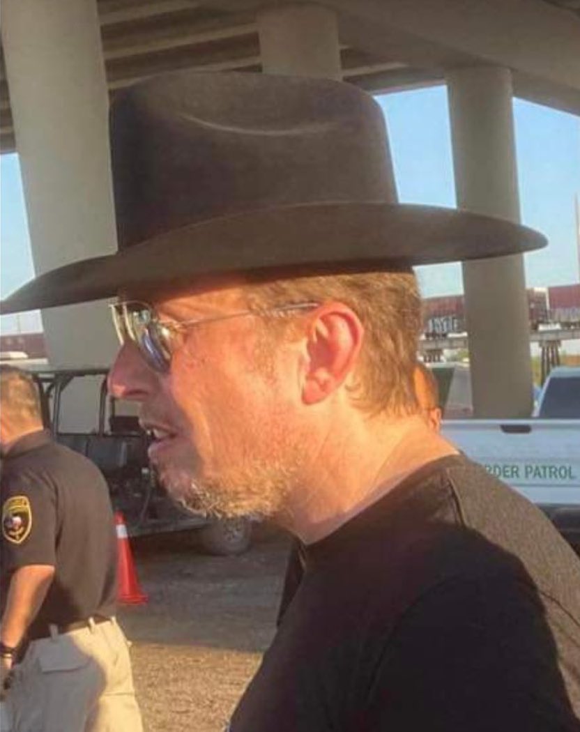 Nice hat Elon. 🤡 #FreeLiamNissan