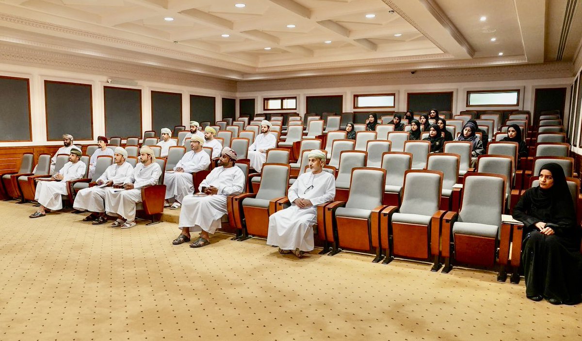 HJIOMAN's tweet photo. ينفذ المعهد العالي للقضاء برنامجه التدريبي "مهارات الصياغة القانونية وأثرها في تحسين العمل" لرؤساء وموظفي أقسام شؤون الجلسات.

تقديم فضيلة القاضي/ صادق بن علي العجمي- قاضي ابتدائي بمحكمة مسقط. https://t.co/OZapRnyAeT
