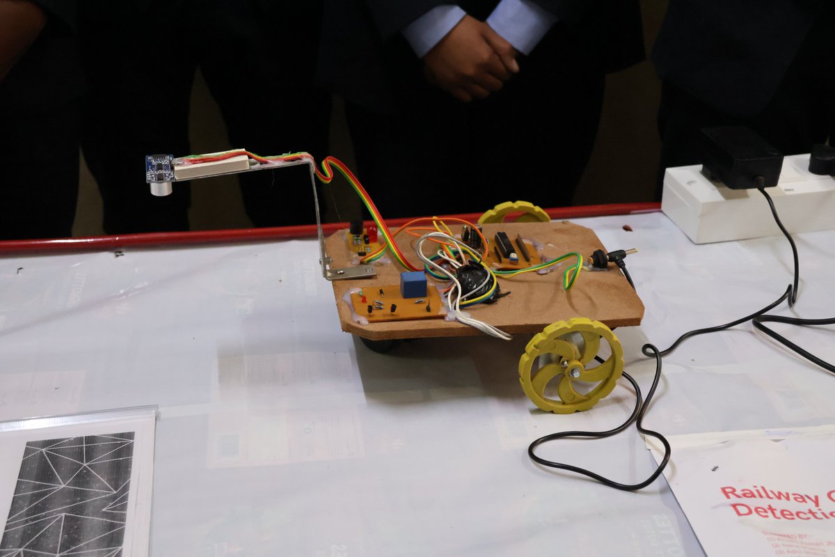 svietofficial's tweet image. From Concept to Creation: Tech Enthusiasts at Techathon 2.0 Showcase Their Brilliant Innovations to the Esteemed Guests, Paving the Way for Technological Advancement.
#Techathon2.0 #TechUnity #InnovationHub #InnovationUnleashed #TechRevolution #SVGOI #TechEnthusiastsUnite