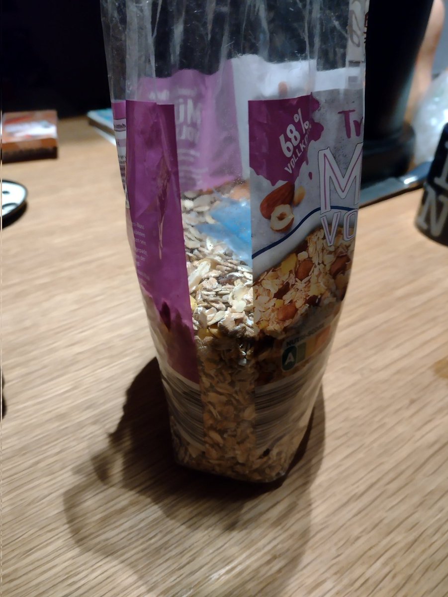 TjarkSchoenfeld's tweet photo. Aldi - Look what I have just found in my müsli!!!!!?!!! Shock! 😳 #plastic #plasticfoil #aldideutschland #aldisued @aldi https://t.co/7hyGjqWqga