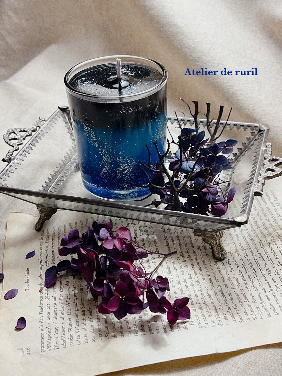 atelierderuril's tweet photo. Atelier de ruril concept candle
: 𝕾𝖍𝖆𝖉𝖔𝖜 𝕸𝖎𝖑𝖐

컨셉캔들로 작업한 젤캔들입니다.
푸르고 어두운 느낌의 컬러들로 제작했습니다
좋은 선물 되셨길 바랍니다 :)

📮주문제작 문의는 DM

#아뜰리에드루릴 https://t.co/z0hKbWMYjg