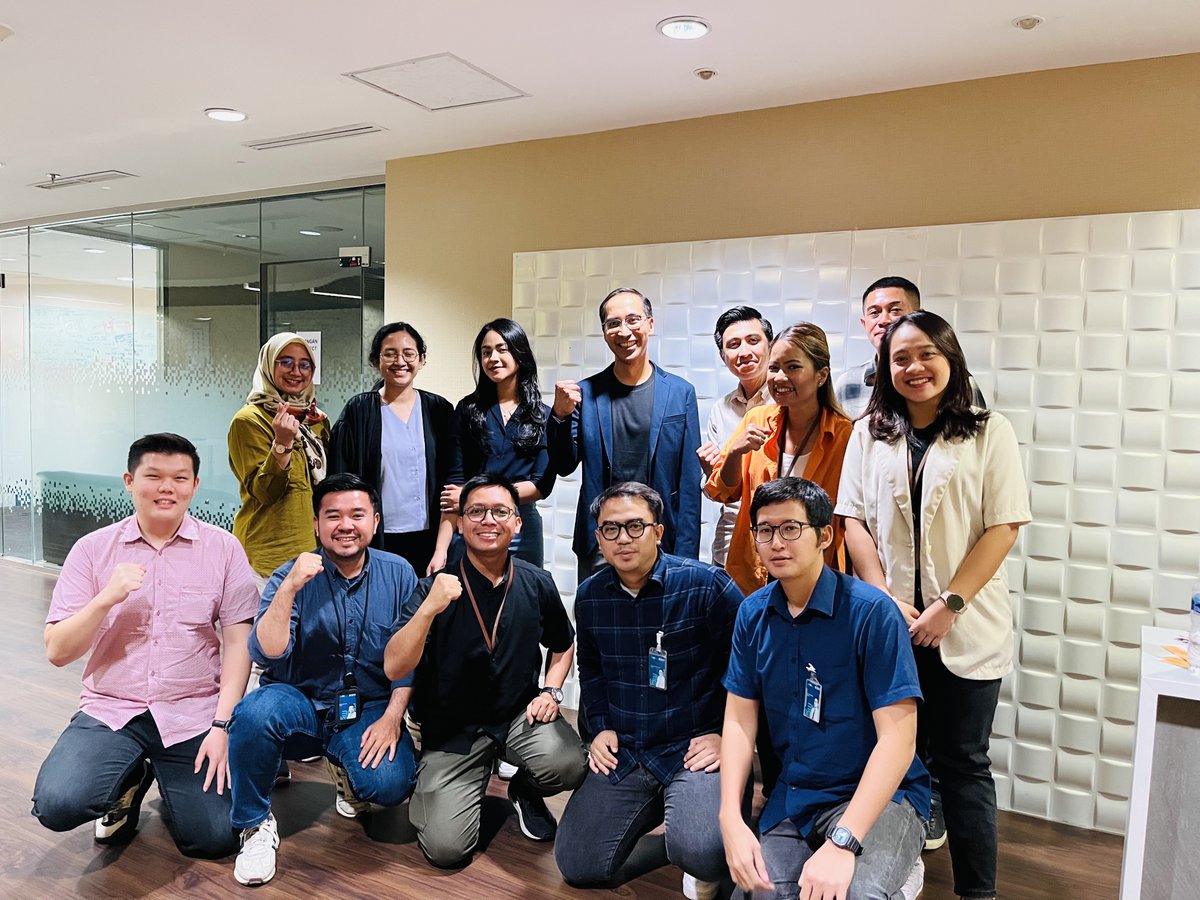Good session with BNI's Corporate Innovation team last week, sharing my experiences in driving Corporate Innovation Excellence. All the best with your innovation journey!

#InnovationCulture #CorporateInnovation #InnovationManagement #futureproofyourbusiness #BUMN #BNI