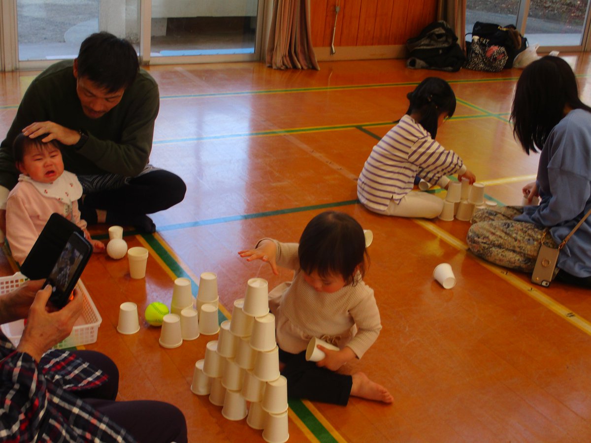 fureai_land's tweet photo. 【２月のふれ愛ひろばお楽しみDay】
親子でストラックアウトなど，簡単な体を動かす遊びを行いました。
親子や参加者同士で楽しく遊んでくれました😄
＃子育て　＃福山市　＃ふれ愛ランド https://t.co/HO18UWNRg2