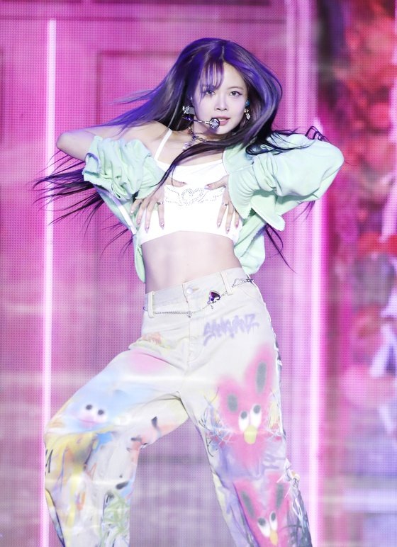 LE SSERAFIM 홍은채 EUNCHAE on X: LE SSERAFIM 홍은채 EUNCHAE on X: