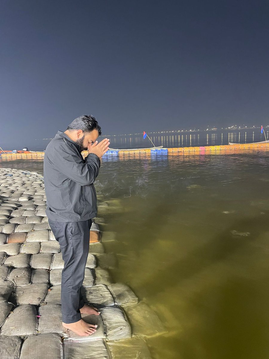 ManjulTripathi_'s tweet photo. कल शाम प्रयागराज में माघ महीने के पवित्र अवसर पर गंगा स्नान करने का सौभाग्य प्राप्त हुआ... 
#जय_गंगा_माई https://t.co/KjZktUfuls