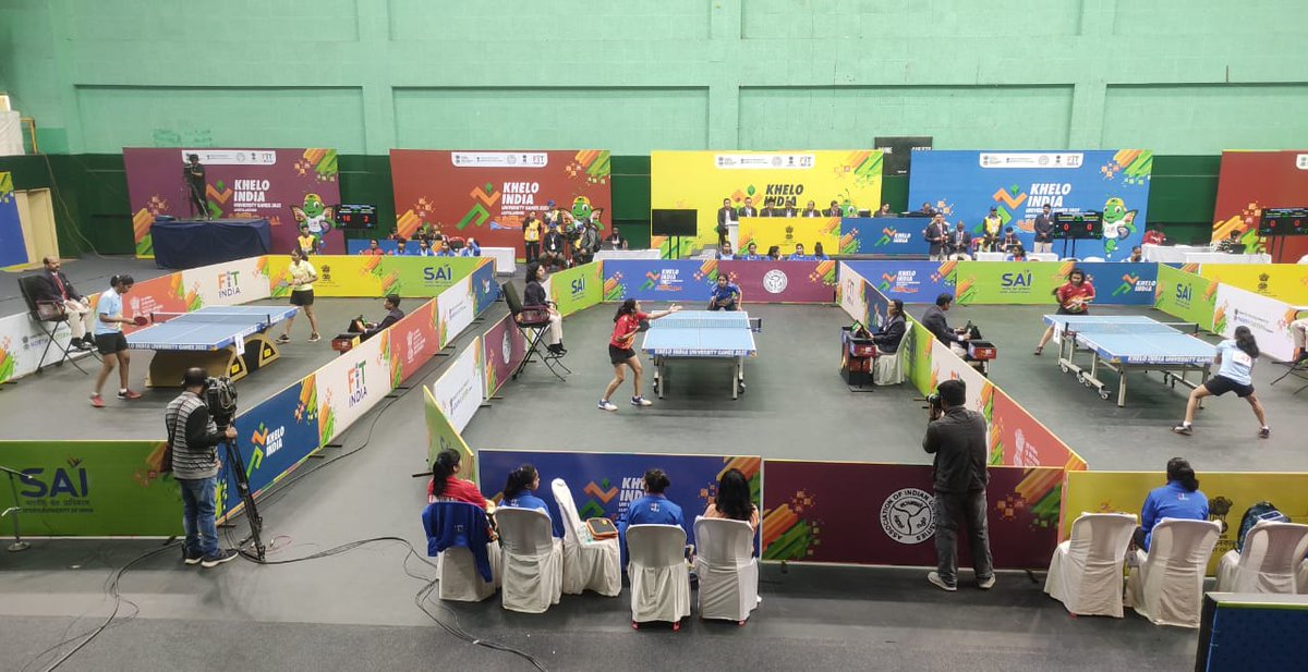 Table Tennis begins at Deshbhakta Tarunram Phukan Indoor Stadium with the showcase of Women's Power. #AkashvaniAtKIUG2023 @MIB_India @kheloindia @prasarbharati @airnewsalerts @akashvanisports 11/n