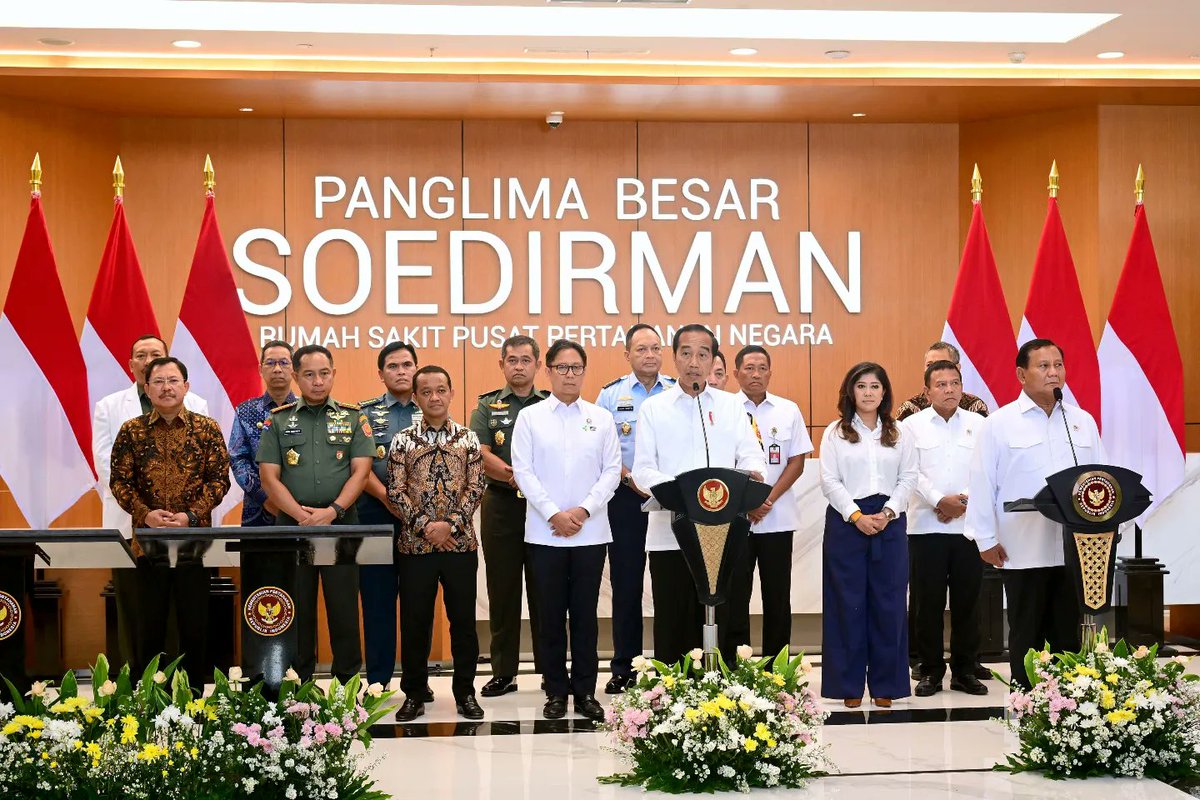 Senin, 19 Februari 2024, saya meresmikan
Rumah Sakit Pusat Pertahanan Negara (RS PPN) Panglima Besar Soedirman dan 20 Rumah Sakit TNI yang digelar di RS PPN Panglima Besar Soedirman, Jakarta.

Pandemi Covid-19 telah mengajarkan pentingnya kesiapan fasilitas kesehatan dan SDM yang