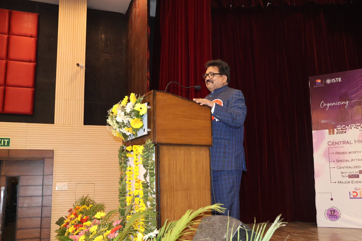 svietofficial's tweet image. A Heartfelt Gratitude to Mr. Vikas Chawla, Dean Academics at IKGPtU, for his invaluable presence at Techathon 2.0, inspiring all with his insights. His contribution enriched the event and elevated the experience for all participants.
#Techathon2.0 #TechUnity #InnovationHub