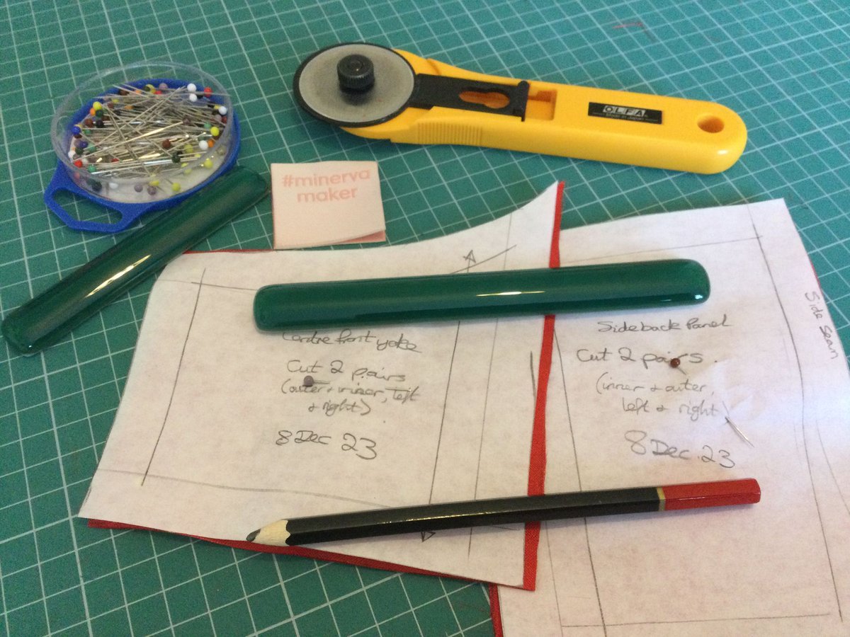 sallyannsews's tweet image. #dressmaking #patterncutting #selfdrafted

Self-drafted pattern, this one, too! 😉