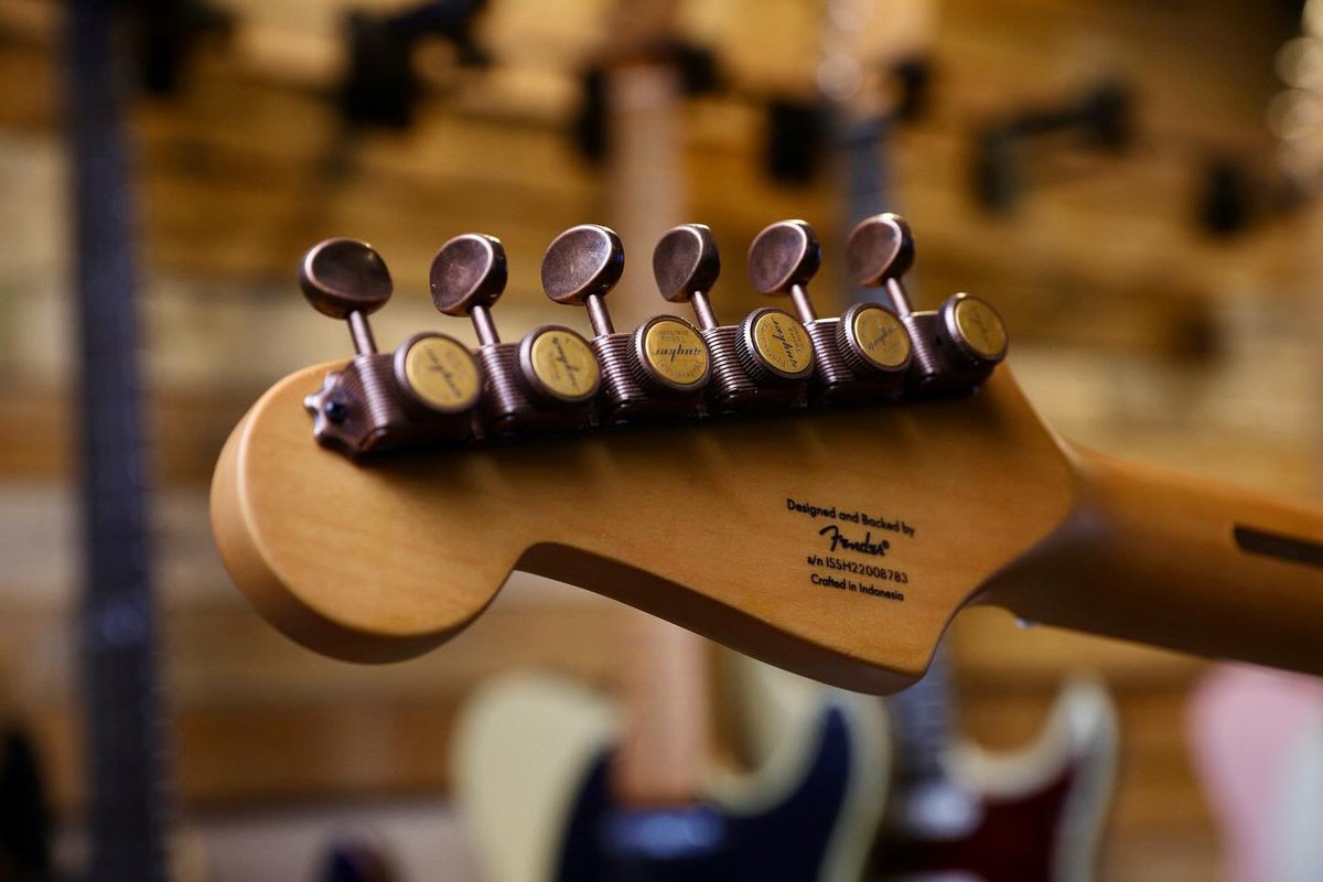 guykeroffi5384's tweet photo. Get ready for some stunning images! A massive shoutout to our extraordinary ambassador for featuring our bronze GK-55SP tuners in his latest post! 😍
Cheers to the wonderful journey together! 🙌Let's keep the music playing and the craftsmanship thriving! 🎶 https://t.co/M6PEhVn4iQ