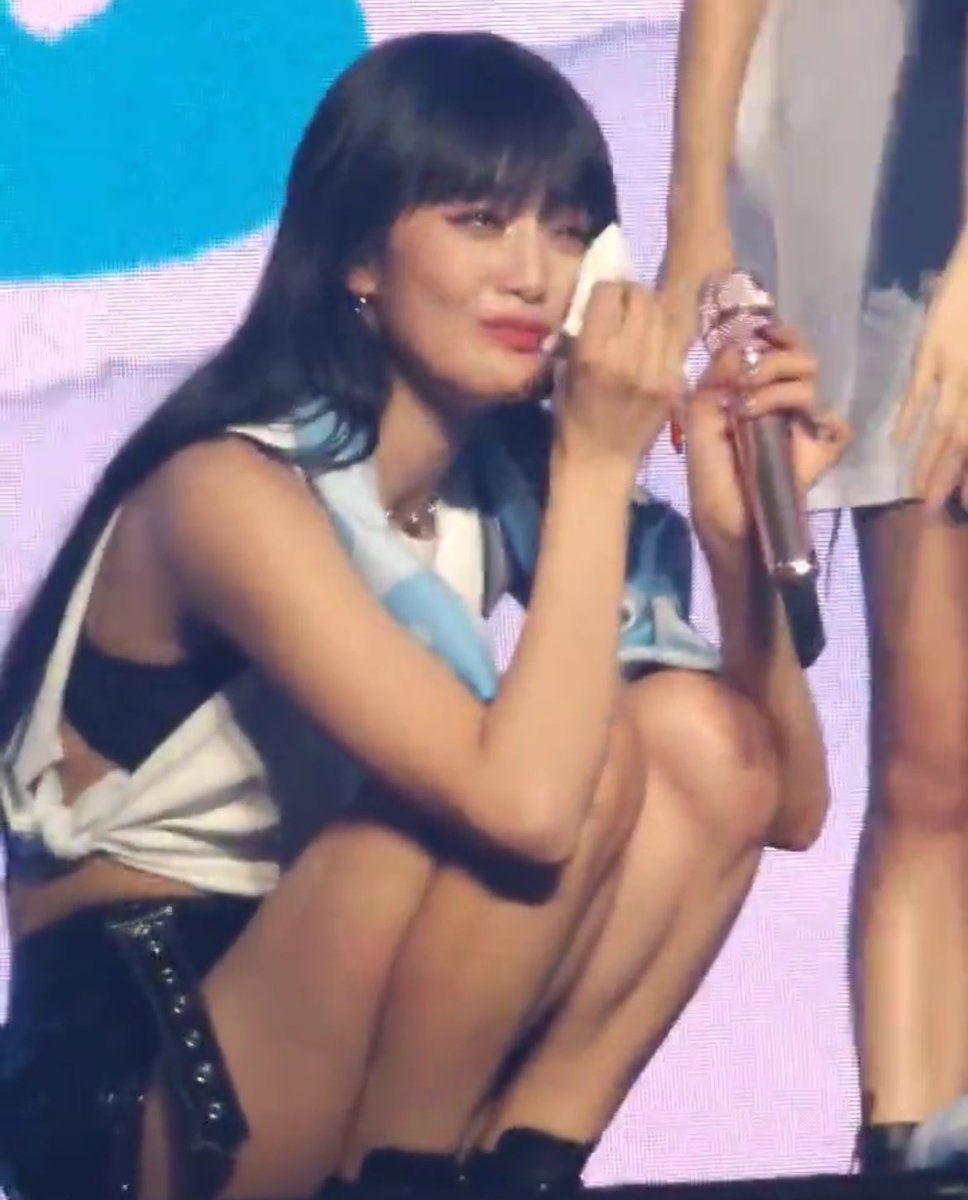 _jaxtaposition's tweet photo. 4/5 ✅ waiting for soyeon’s 😆
(jk soyeon pls don’t cry 🥹) https://t.co/EUWd88AQJ8