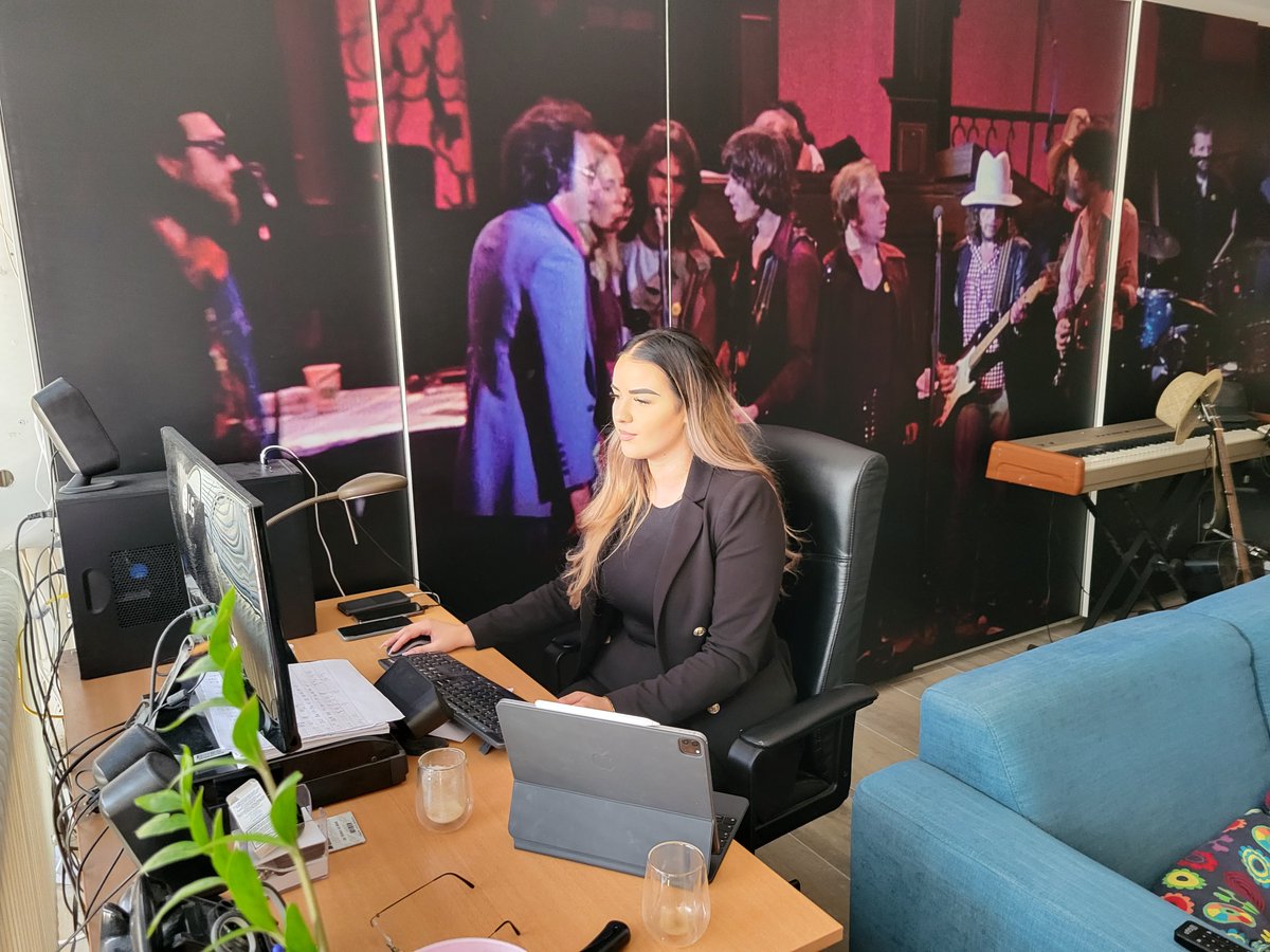 🌐 Op zoek naar een top internetmarketingpartner? 🚀 Media Presentaties staat voor je klaar! 🎥 Met expertise in videoproducties, online marketing en websites, zijn wij dé allround go-to in 's-Hertogenbosch. Ontdek meer op mediapresentaties.nl 💻✨ #Marketing #Mediabureau