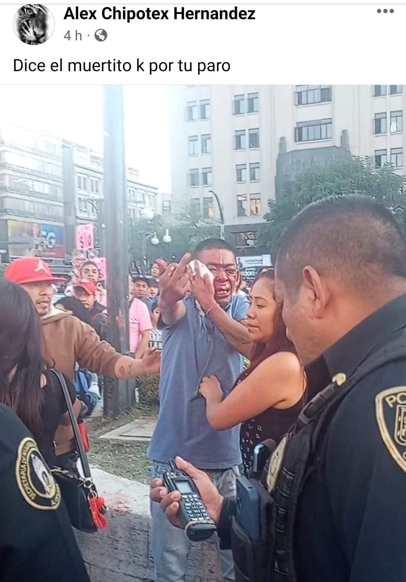 Libro_negro_'s tweet photo. #INDIGNANTE 🔴| Este es el sujeto que golpeó brutalmente a un hombre afuera del palacio de bellas artes.

El tipo se hace llamar "El Chipotex" y hasta se burla por haberlo golpeado en su cuenta de Facebook. 

¿Qué harán al respecto @martibatres?

@SSC_CDMX @c4jimenez https://t.co/dm1UyhRSzX