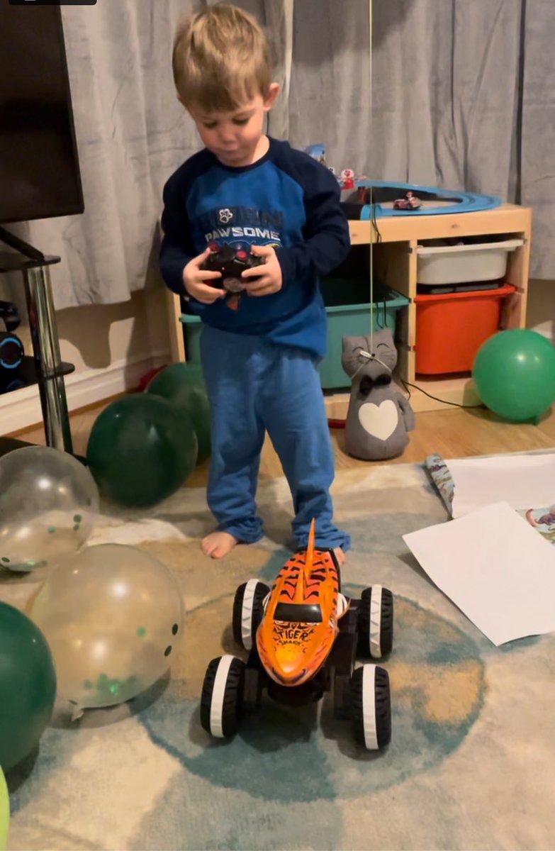 Great weekend but one sad little boy, Tiger shark broke on the first set of Wheelies. He got the RC one for his birthday he was so excited to see the real thing ☹️ tears at the O2. All he talked about on the way home was shark broken. #hotwheelsmonstertruckslive