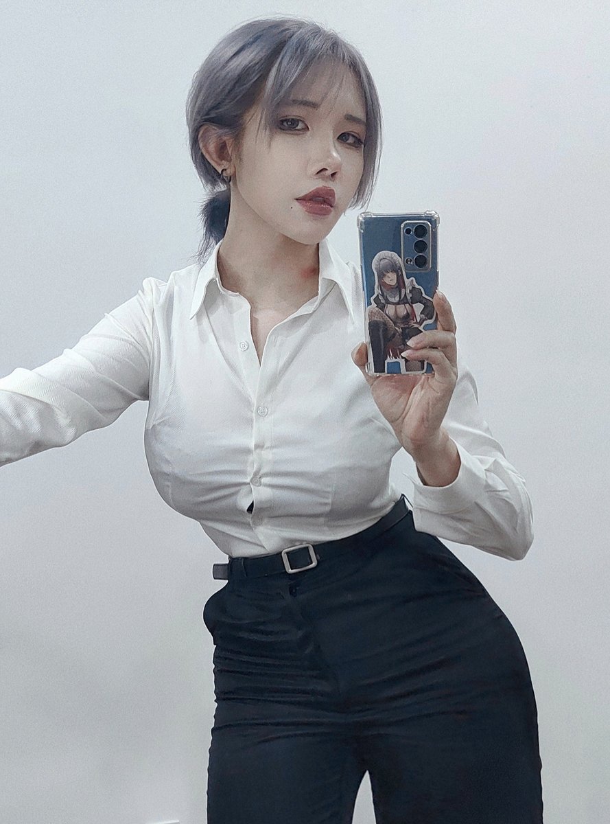 monday blueeeeeeeee https://t.co/RdkViYLdLr