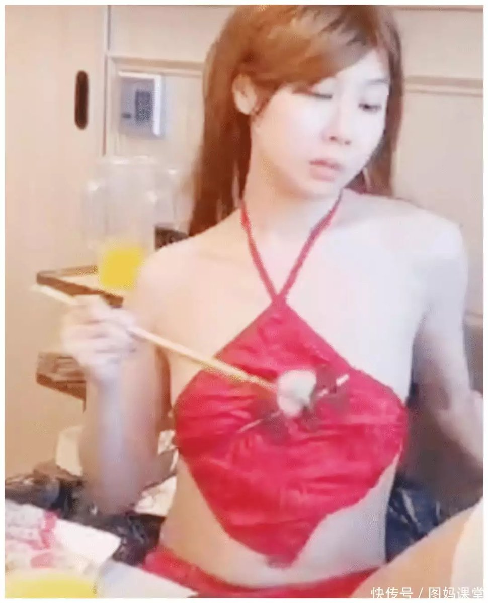 lnjn232144's tweet photo. Have you heard about that? There is a female net red in Haidilao with chopsticks clip pitaya rub down the body and then take it out to eat! Fried crack ah! https://t.co/PIqHD9pRGQ