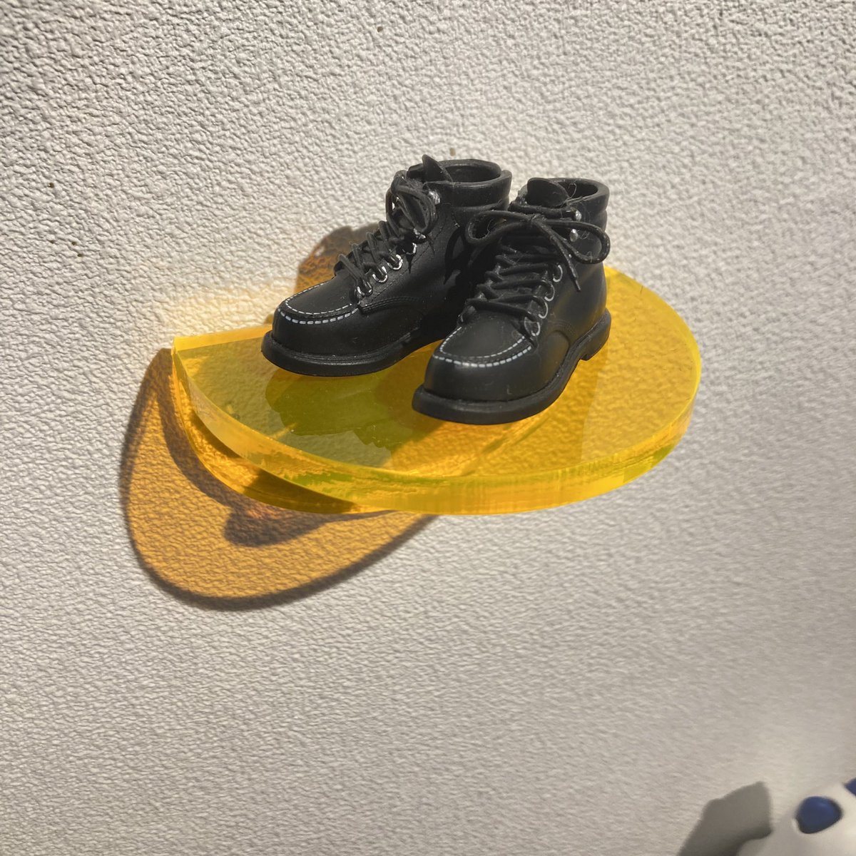 sho_odu's tweet photo. ユキもきえたし
ブーツもほしし

#booktailor #cardtailor #toyshelf #toystand 
#筆箱　#hikka 
#jacketjacketforlp 

#文具　#文房具　#ガラスペン　
#飾る　#楽しむ　
#彫刻　#銘板　
#kuwabara #クワバラ
#アクリル加工
#ファクトリーブランド https://t.co/U9znWaJLV6