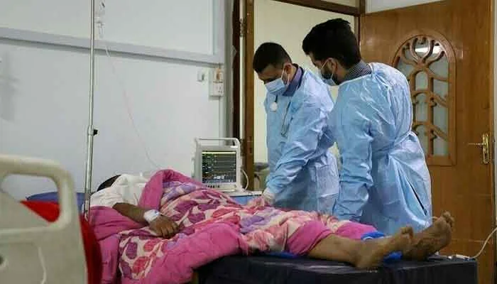 fastnewspkHD's tweet photo. Cases of Adeno virus reported as wind shifts in Karachi. https://t.co/eGyiAEy6sF https://t.co/223tIoOdYT