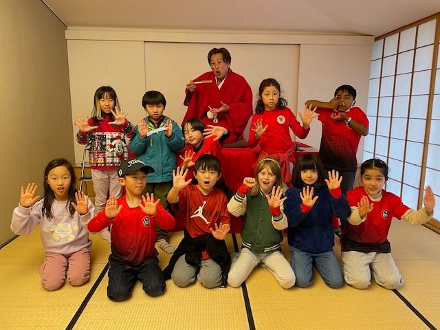 yis's tweet photo. ENGLISH RAKUGO PERFORMANCE & WORKSHOP: English Rakugo Performer, Kimochi-san treated Drama and Japanese Language class students to a delightful Rakugo performance before leading a workshop about the techniques used in this traditional Japanese form of storytelling. #yislearning https://t.co/qesVuGL2Tz