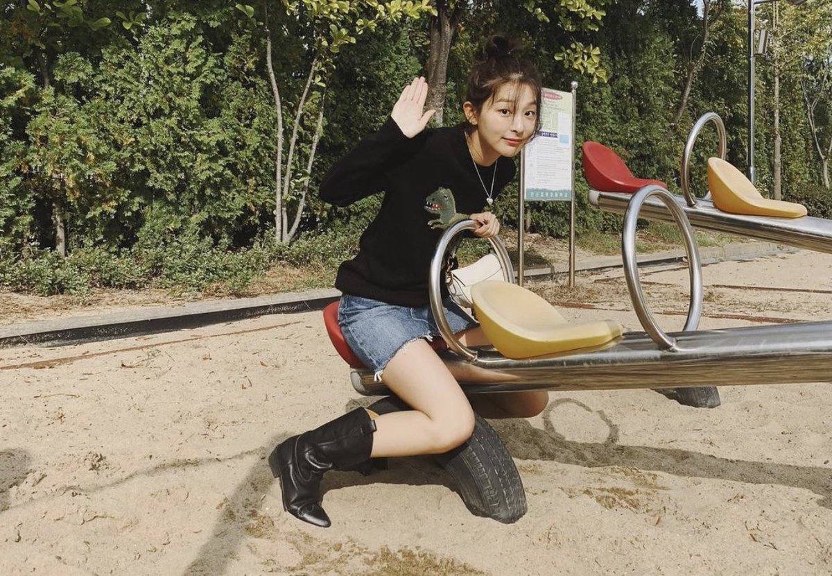 sapphicreels's tweet image. who in kpop looks like a kitchie nadal song and why is it kang seulgi