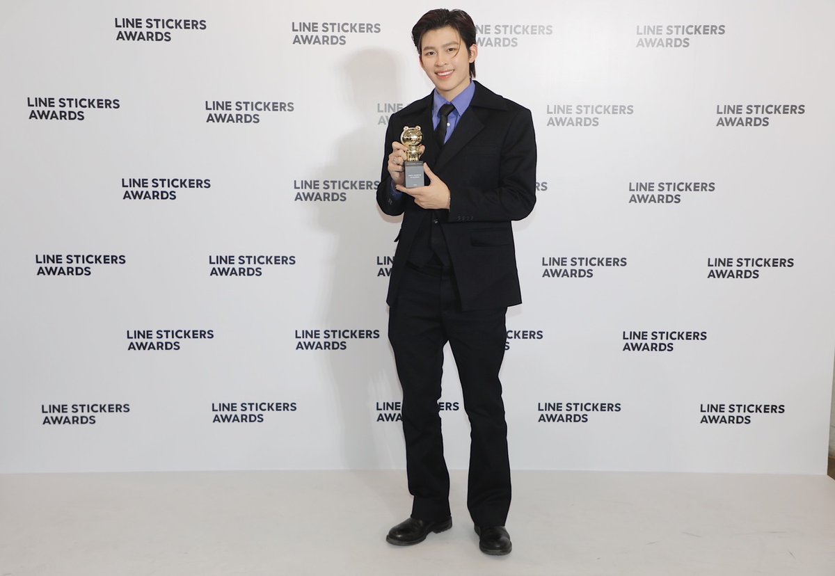 MagazineHug's tweet image. 🎉“ปอนด์-ภูวิน” คว้ารางวัล “BEST COUPLESTICKERS”  หรือ “สติกเกอร์คู่แห่งปี” จากงานประกาศรางวัล “LINE STICKERS AWARDS2023” งานมอบรางวัลให้กับเหล่าครีเอเตอร์ที่ได้ครีเอทสติกเกอร์ใน Stickers Universe ปี 2023 
.
#ALLCHANNEL #ALLCHANNELTH
#GMMTV #ปอนด์ภูวินทร์ 
#phuwintang #ppnaravit