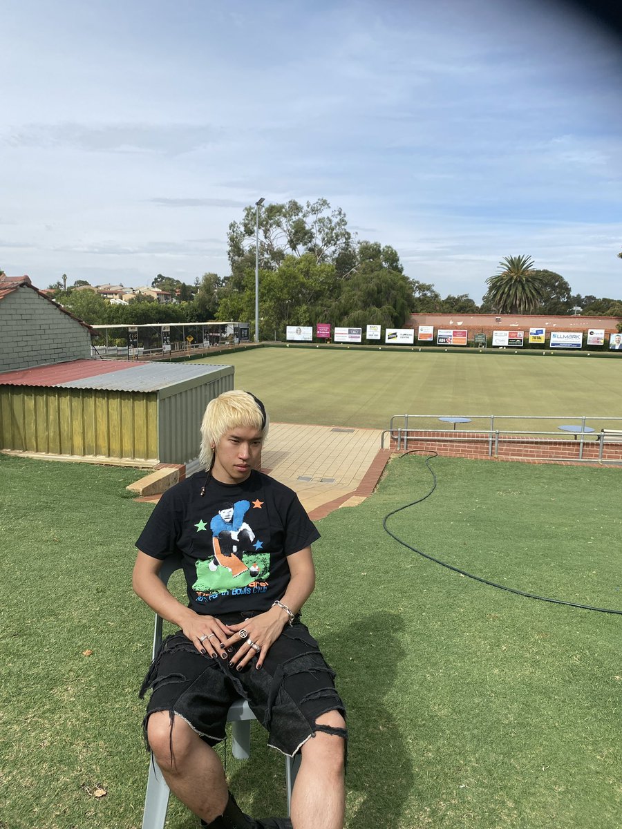 何もないところからのスタート。

今は土地も仲間も手に入れた。　

人生は"一度"きり。

君はどっち？

#株 #起業 #人脈 #成功者マインド #タワマン生活 #放屁 #1日で3000円稼ぐ男 #エアビーから見る景色 #吉野家 #脛かじり #ヒモ #仕送り #脱税 #女 #パチンコ #喧嘩 #単車 #じゃがりこ新作