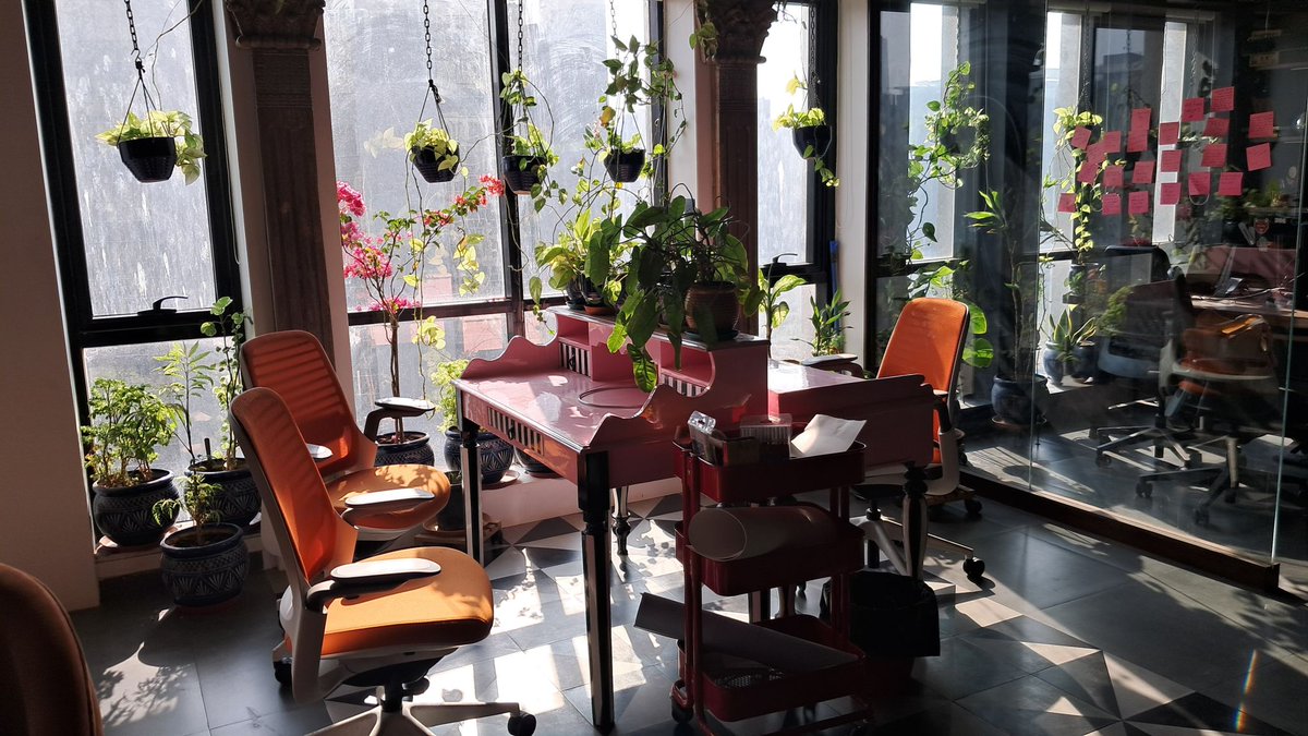 3_Sided_Coin's tweet image. last Saturday, we had a fantastic Design Baithak session with Kshitiz Anand at our studio.
Kshitiz shared his experiences of working with #ComplexProblems in Education, Healthcare, Gender Empowerment in the Indian context.
ps: we hosted kshitiz for #dessertfriday too.