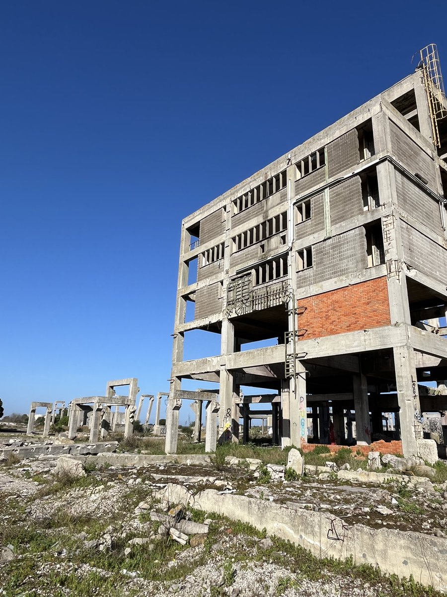 Currently embracing space, time &amp; inspirational surrounds on a PADA #artresidency, #barreiro, #Portugal. More about it here: fionacampbellart.co.uk/blog
#padaresidency #industrialwastelands