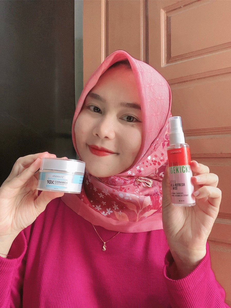 cut_stef's tweet photo. Cobain deh face mist dan moisturizer gel 10x Ceramide Barrier Warrior dari Animate skincare. Bikin wajah glowing lho... 😍 Aku udah buktikan sendiri. Kalian kapan.?! #animate
#bedasolusibedamasalah #hidupkancantikmu #cantikgaharusmahal #skincare #glowing https://t.co/jXdJRBjywh