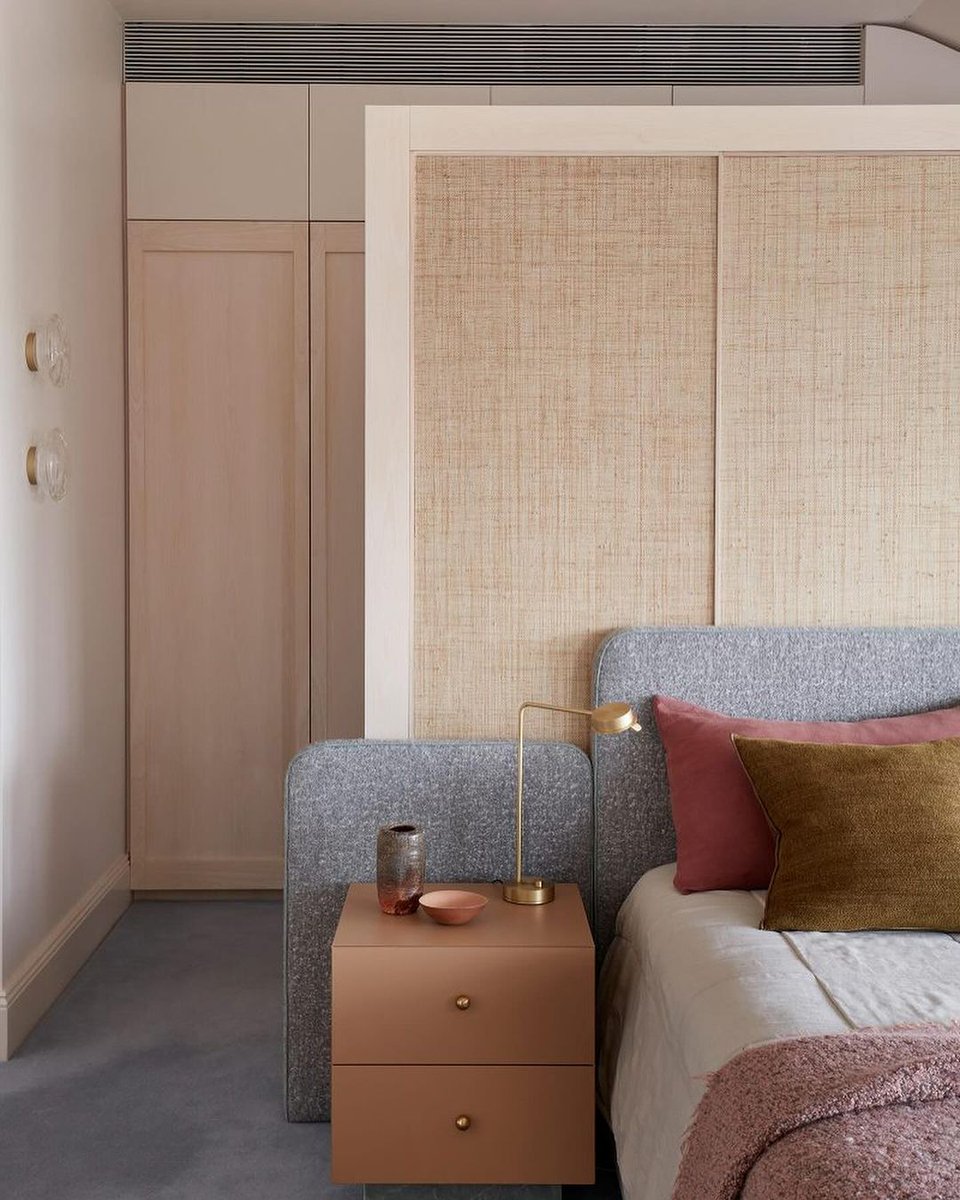 kmpfurniture's tweet photo. with the calming exterior crafted by @luigirosselliarchitects .

#sculpturalfurniture #organicinteriors #warmcolors #moderndesign #quietluxury #contemporaryfurniture #lovedesign #interiordesigninspo #modernarchitecture #miamiinteriordesign #coralgablesliving https://t.co/63eNYRiuwo