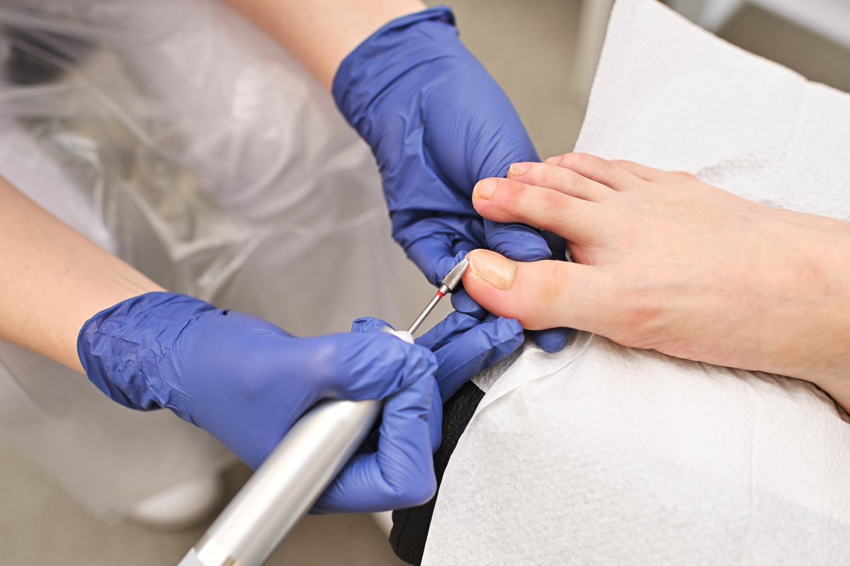 maanvikashyap_'s tweet image. Nourish your nails from the inside out! Fuel up with nutrients like biotin, vitamin E &amp;amp; omega-3 fatty acids for strong, healthy nails. Your tips will thank you!
#HealthyLiving #Health #HealthTips #HealthyEating #nutrition