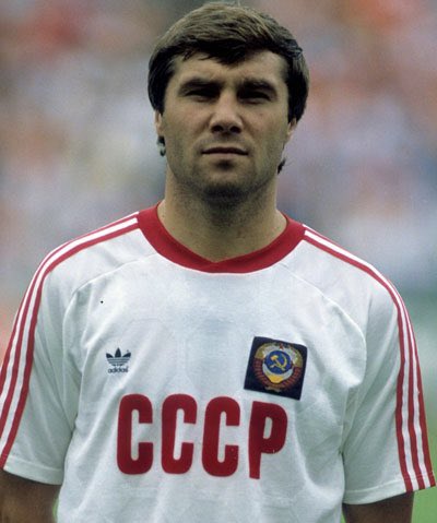 voltasport's tweet photo. 🎂 6️⃣5️⃣ Anatoliy #Demyanenko
Leyenda del FC Dinamo de Kiev, donde jugó y capitaneó en 2 etapas; de 1979 a 1991 y en su última temporada de 1992 a 1993 y de la selección de la Unión Soviética ganó la Eurocopa Sub-21 1980 y subcampeón 1988, también participó en 3 Copas del Mundo. https://t.co/P2FIti97lj