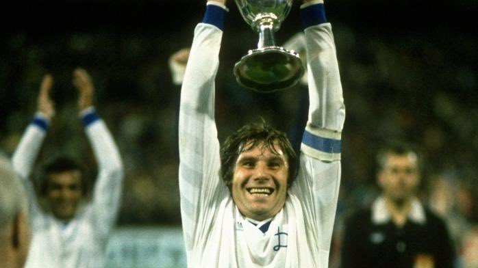 voltasport's tweet photo. 🎂 6️⃣5️⃣ Anatoliy #Demyanenko
Leyenda del FC Dinamo de Kiev, donde jugó y capitaneó en 2 etapas; de 1979 a 1991 y en su última temporada de 1992 a 1993 y de la selección de la Unión Soviética ganó la Eurocopa Sub-21 1980 y subcampeón 1988, también participó en 3 Copas del Mundo. https://t.co/P2FIti97lj
