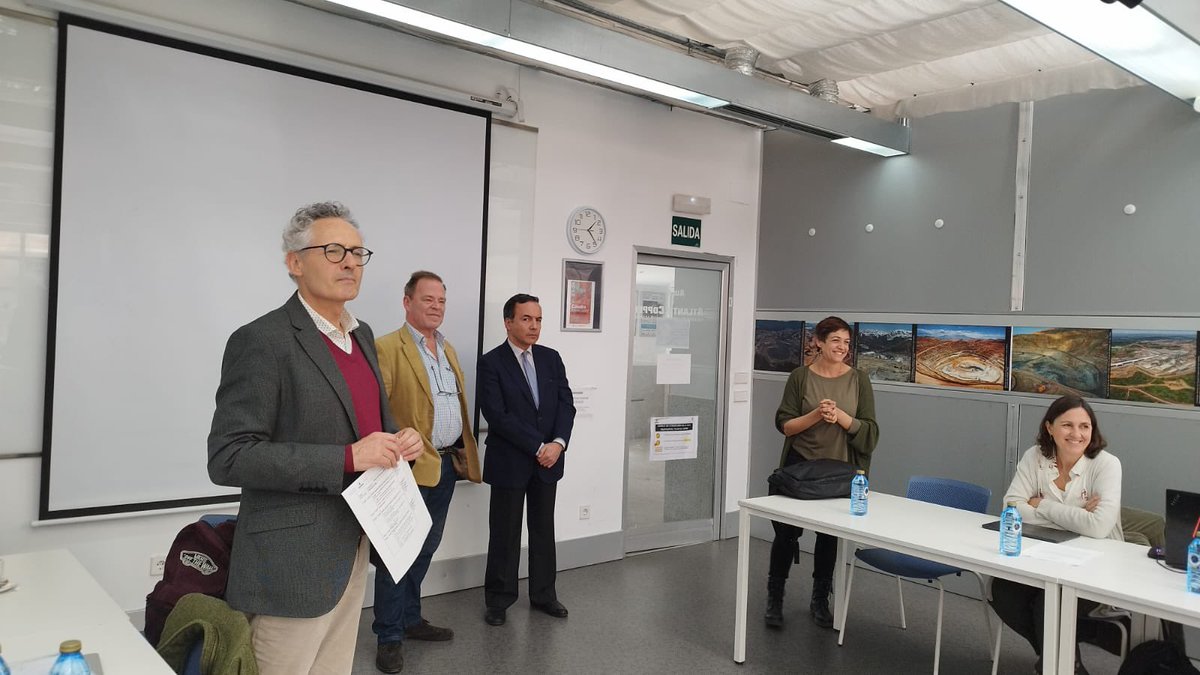 We start the day with the first #EELISA Communications Teams onsite meeting at <a href="/minasenergiaupm/">minasenergiaupm</a> <a href="/La_UPM/">Universidad Politécnica de Madrid</a>.
<a href="/garrido1964/">Alberto Garrido</a> <a href="/jlparratw/">José Luis Parra</a> welcome today’s participants with a few words.
“to express what we do is very important work for the Alliance”.