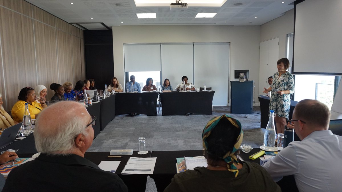 FoodAgencycpt's tweet image. Today we kick off the #UrbanFoodFutures Regional Dialogue program hosted in Cape Town.@TMG_think brings together different perspectives on how to achieve food security in #polycrises. Below pictured are very brief welcomes before we dive into whats on our menu for the program!