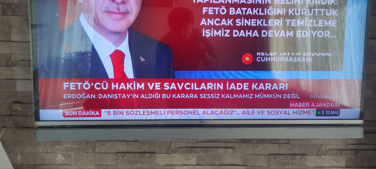 Sayin bakanim 8 bin sözleşmeli personelinin en az 3 bini shu olmalı
Sosyal hizmet uzmanları kendi bakanlığında hak ettiği değeri görmek istiyor