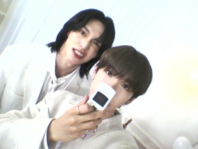 [OFICIAL I 240219] Linda imagen de #WONBIN junto a #SHOTARO desde Twitter 

©️riize_official 
[Wonbin Chile]🧸
#PARKWONBIN #WONBIN #원빈  #RIIZE #라이즈 #RISEandREALIZE #RIIZE_CL  #TalkSaxy #GetAGuitar #Siren #Memories #Love119 
#FOREVER_SEVEN_RIIZE
#리이즈_영원히_7이다