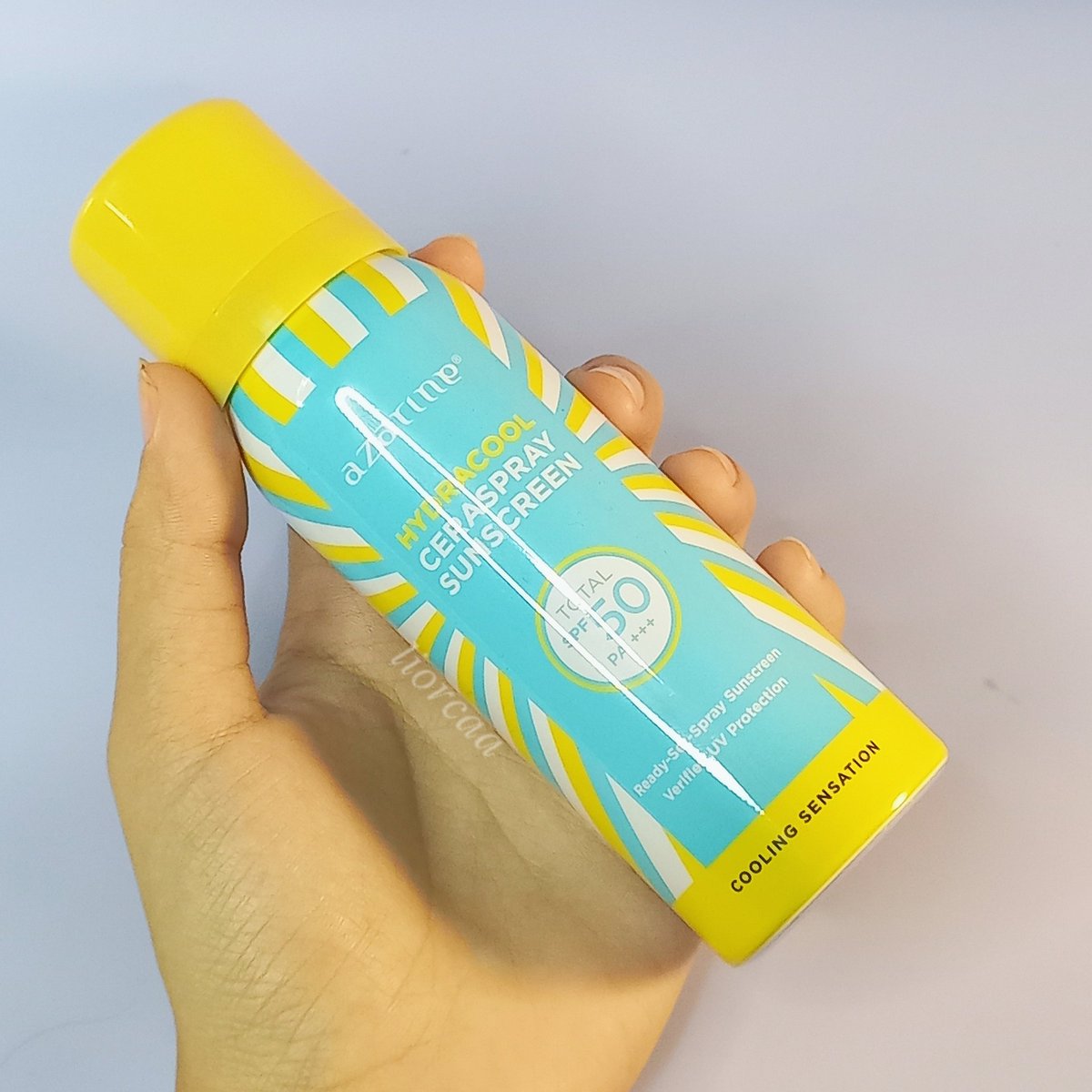 liorcaa's tweet image. Emang boleh sunscreen se sat-set ini!? Cuma 15 detik spray kulit auto aman dari paparan sinar matahari.

Azarine udah nyediain Ceraspray Sunscreen, jadi ga ada kata males lagi buat reapply sunscreen!!

#EFFORTLESSPROTECTION #racuninskincare